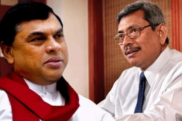 பதவி விலகத் தயாராகும் கோட்டாபய? பசிலின் கைகளில் அரச ஆட்சி? பகிரங்கப்படுத்திய அரசியல் பிரமுகர்!