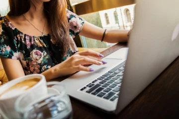 இலங்கையில் இணையம் ஊடாக பெண்கள் ஆரம்பித்துள்ள மோசமான தொழில்