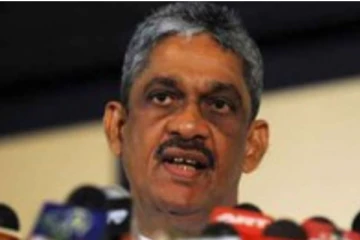 කොකිසක් කා පොල්තෙල් කෑවොත් මැරෙනවා…- ෆොන්සේකා