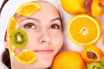 சருமத்தை இயற்கை முறையில் பராமரிக்க இந்த பழங்களை சாப்பிட்டாலே போதும்!