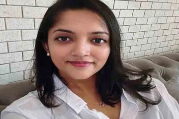 பேருந்தில் இருந்து தூக்கி வீசப்பட்ட மருத்துவர் உயிரிழப்பு; துயரத்தில் குடும்பம்