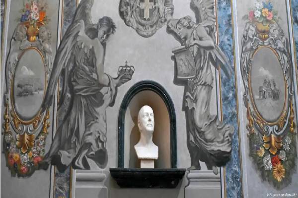 தேவாலய ஓவியத்தில் இத்தாலி பிரதமர் மெலோனியின் உருவம்: உருவாகியுள்ள சர்ச்சை | Italy Church Probed After Meloni Angel Lookalike