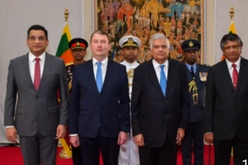 නව තානාපතිවරුන් දසදෙනා ජනපතිට අක්ත පත්‍ර භාරදෙයි..!