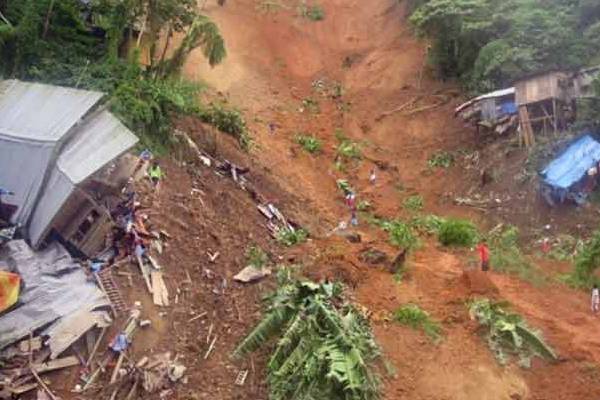 இலங்கையின் பல மாவட்டங்களுக்கு மீண்டும் மண்சரிவு சிவப்பு எச்சரிக்கை | Red Alert For Landslides Again For Sri Lanka இலங்கையின் பல மாவட்டங்களுக்கு மீண்டும் மண்சரிவு சிவப்பு எச்சரிக்கை | Red Alert For Landslides Again For Sri Lanka