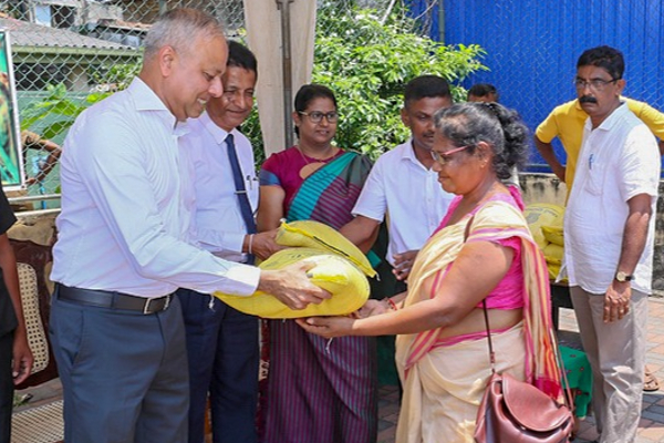 இலவச அரிசி வழங்கும் திட்டம் ஆரம்பம் - ஐபிசி தமிழ்