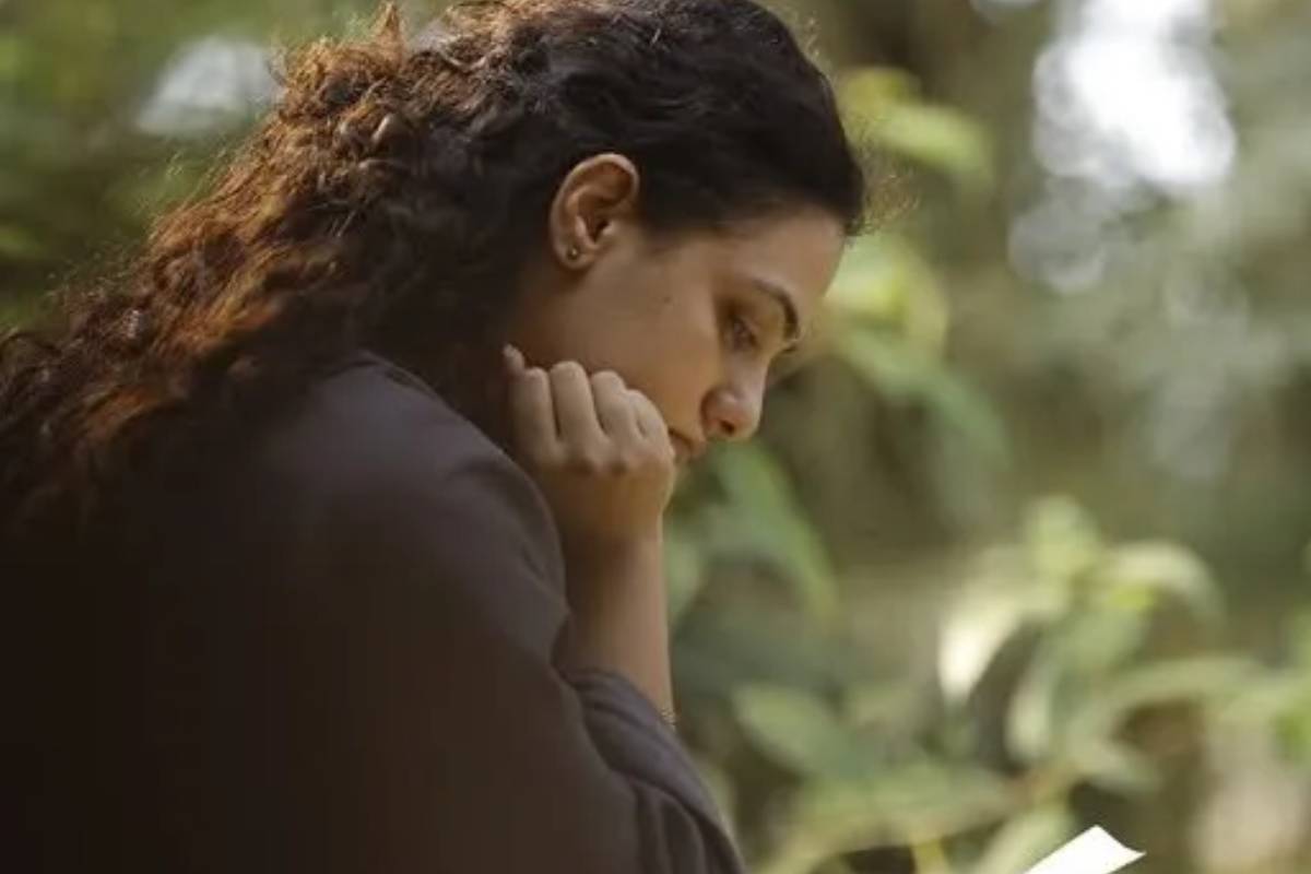 கல்யாணம் பண்ணாம குழந்தை பெத்துக்கலாம்!! சர்ச்சை பேச்சில் பிரபல நடிகை.. | Nithya Menen Opinion Having Child Without Marriage