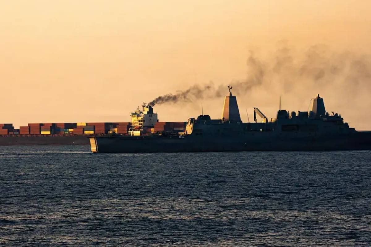 எரிபொருள் போக்குவரத்து பாதையில் புதிய பதற்றம் ; அமெரிக்காவை நிராகரித்த ஈரான் | New Tension On Fuel Transit Route Iran Rejects Us