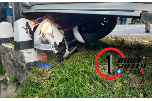 ට්රැෆික් OIC රිය අනතුරක(PHOTOS) | Ampara Traffic Oic Accident ට්රැෆික් OIC රිය අනතුරක(PHOTOS) | Ampara Traffic Oic Accident