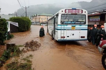 வெள்ளத்தில் மிதக்கும் நுவரெலியா: சாரதிகளுக்கு விடுக்கப்பட்டுள்ள அறிவுறுத்தல்