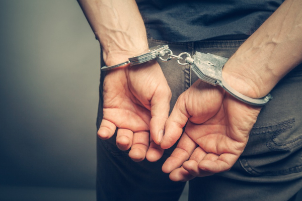 யாழில் பொலிஸ் விசேட அதிரடிப் படையினரால் இளைஞர் கைது! | Youth Arrested With Sword In Ponnalai