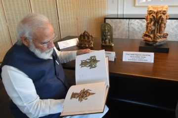 அமெரிக்காவிலிருந்து இந்திய பிரதமர் மீட்டுக் கொண்டுவரும் 157 கலைப்பொருட்கள்! வெளியான விவரம்