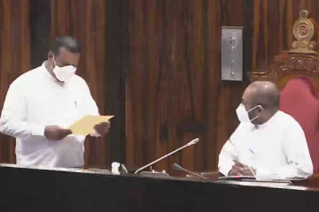 மஹிந்த சமரசிங்கவின் நாடாளுமன்ற வெற்றிடத்திற்கு மஞ்சு வர்னகுமார (PHOTOS)