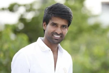 காமெடி நடிகர் என்று கூறவே முடியாது, திடீரென ஆளே மாறிய நடிகர் சூரி- வைரல் போட்டோ