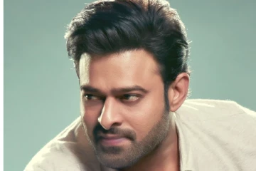 ராதே ஷ்யாம் பட நஷ்டத்தால் சம்பளத்தில் பாதியை திருப்பி கொடுத்த பிரபாஸ் !