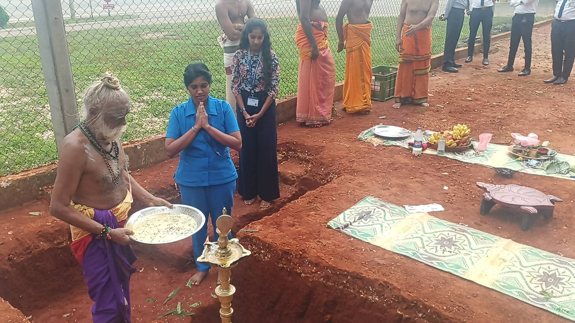 யாழ்.விமான நிலையத்துக்கான புதிய பயணிகள் முனைய கட்டடத்துக்கான அடிக்கல் நாட்டும் விழா! 2 Gallery