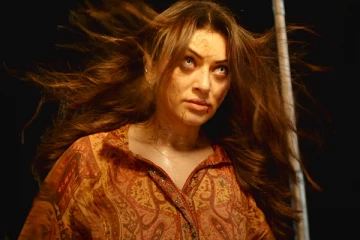 ஹன்சிகா மிரட்டி இருக்கும் Guardian படத்தின் டீஸர்