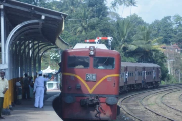 இன்று இரவு முதல் பணிப்புறக்கணிப்பில் குதிக்கும் ரயில் ஓட்டுநர்கள்