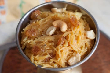 தித்திக்கும் சுவையில் சேமியா கேசரி: எப்படி செய்வது?