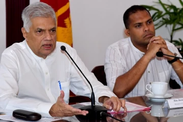 தேர்தலில் எவர் களமிறங்கினாலும் ரணில் வெல்வது உறுதி - ஹரின் பதிலடி