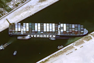 சூயஸ் கால்வாயில் விபத்துக்குள்ளான கப்பலில் இருக்கும் அனைவரும் இந்தியர்கள்! அவர்களின் நிலை குறித்து வெளியான தகவல்