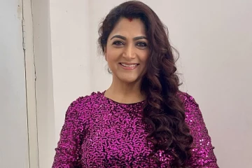 51 வயதில் கிளாமர் உடையில் அசத்தும் நடிகை குஷ்பூ.. படுவைரலாகும் புகைப்படம்