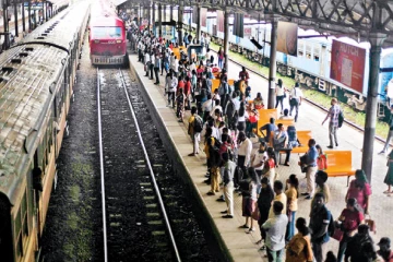දුම්රිය මගීන්ට නරක ආරංචියක් - දුම්රිය ගමන්වාර අර්බුදයක් සම්බන්ධයෙන් රතු එළියක්