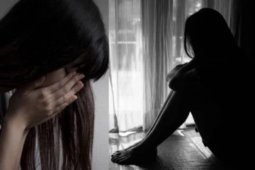 திருமணம் செய்து வைக்குமாறு கோரிய கல்லூரி மாணவி.. காதலருடன் செல்போனில் பேசிவிட்டு எடுத்த விபரீத முடிவு