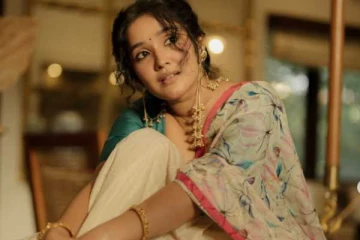 21 வயதான நடிகை அனிகா சுரேந்திரனின் பொங்கல் ஸ்பெஷல் போட்டோஷூட்..