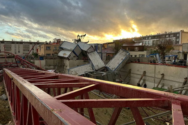பிரான்சில் ஒரு அபூர்வ சூறாவளி: ஒருவர் பலி | France Tornado Ermont Near Paris