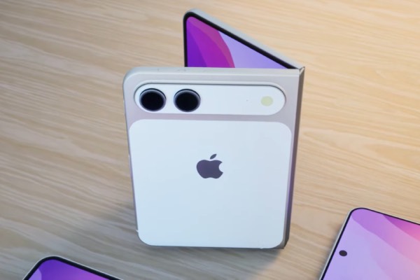 2026-ல் மடிக்கக்கூடிய iPhone: ஆப்பிளின் ரகசிய சோதனைகள் அம்பலம்! | Foldable Iphone Leaks Display Sizes Revealed