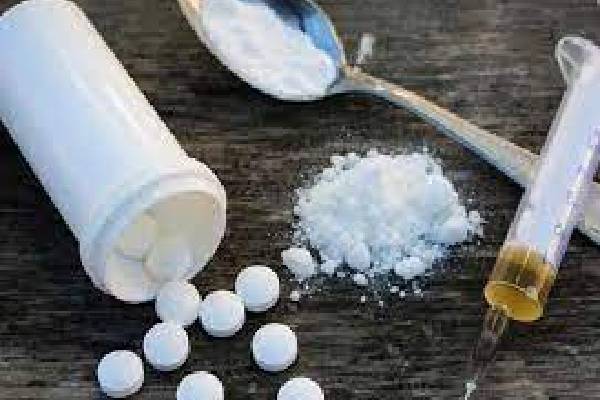 பாணந்துறையில் பாடசாலை மாணவர்களுக்கு போதைப்பொருளை விற்பனை செய்தவர் கைது! | Arrested A Man Sold Drugs To School Students