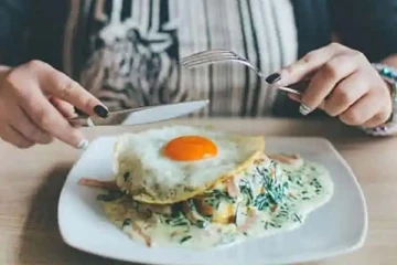 முட்டையை இந்த உணவுகளுடன் தயவுசெய்து சாப்பிடாதீங்க! பலருக்கும் தெரிந்திடாத காரணங்கள்