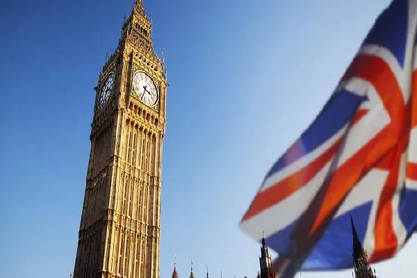 பிரித்தானியாவில் அதிரடி வேட்டை ; இலங்கையர் உட்பட 7 பேர் கைது | Uk Manhunt 7 People Including Sri Lankan Arrested