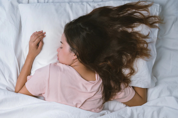 குப்புற படுத்து தூங்கும் பழக்கம் கொண்டவரா நீங்கள்? ஆபத்து அதிகமாம் | Sleeping On Your Stomach Is Dangerous குப்புற படுத்து தூங்கும் பழக்கம் கொண்டவரா நீங்கள்? ஆபத்து அதிகமாம் | Sleeping On Your Stomach Is Dangerous