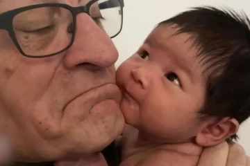 'சந்தோஷமா இருக்கேன்' - 80 வயதில் 7-வது குழந்தைக்கு தந்தையான பிரபல நடிகர்!