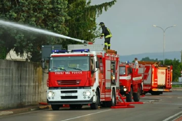 ஆடை தொழிற்சாலை ஒன்றில் தீ விபத்து