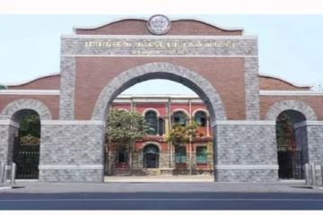 சிறந்த கல்லூரிகளின் பட்டியல் - சென்னை ஐஐடி முதலிடம்!