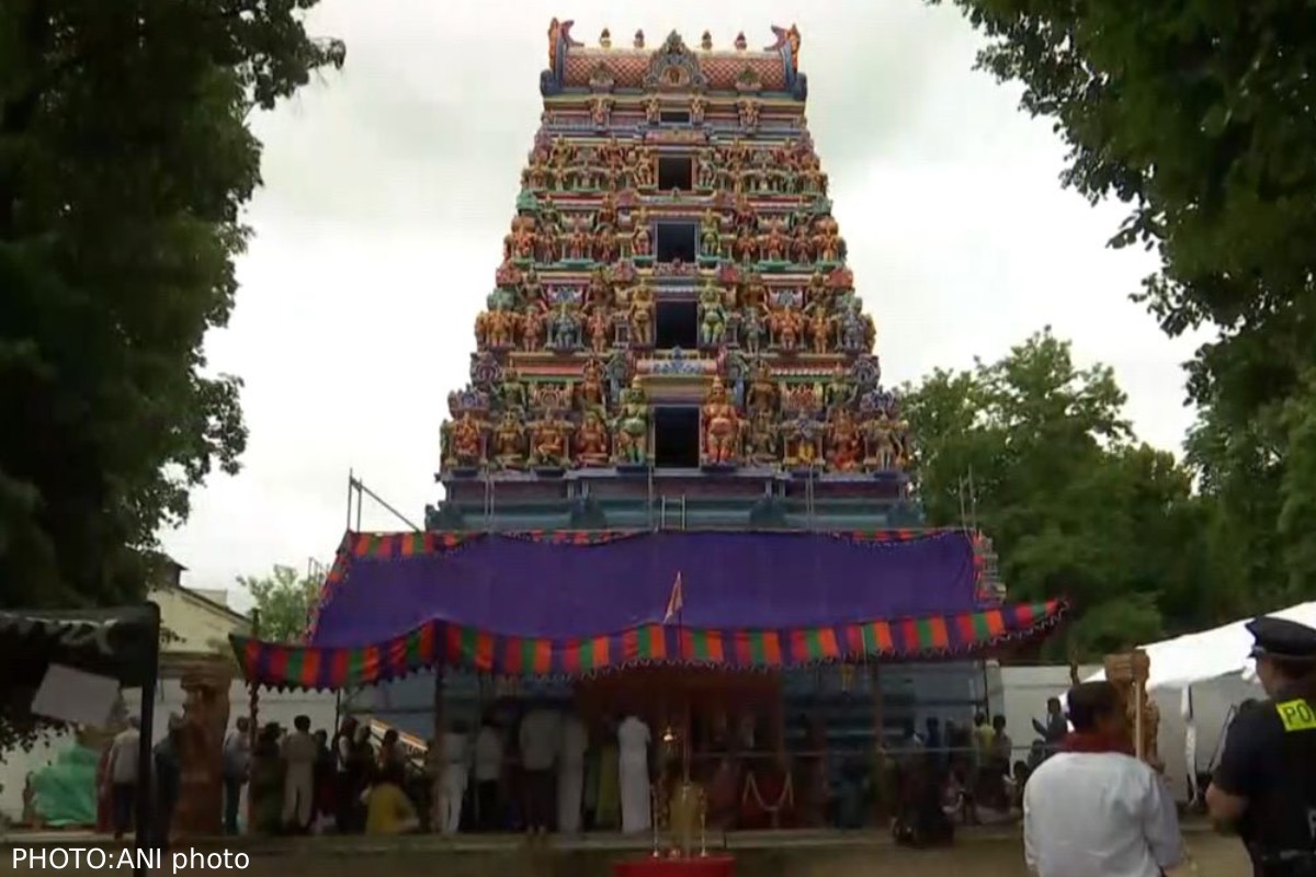 ஜேர்மனியில் திறக்கப்பட்ட பிரம்மாண்டமான விநாயகர் கோவில்: கங்கை நீரில் கும்பாபிஷேகம் | New Sri Ganesha Temple Opened In Berlin ஜேர்மனியில் திறக்கப்பட்ட பிரம்மாண்டமான விநாயகர் கோவில்: கங்கை நீரில் கும்பாபிஷேகம் | New Sri Ganesha Temple Opened In Berlin