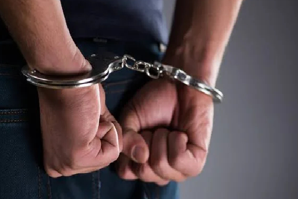 சிங்கள எம்.பி இன் மகனிடம் கொள்ளையிட்டவர் சிக்கினார்! | The Man Who Robbed Mp S Son Was Caught
