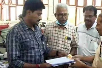 விமான நிலையத்தில் நபர் செய்த காரியம்! திடீரென கோடீஸ்வரராகிய அதிர்ஷ்டம்