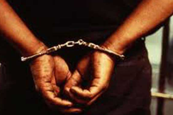 யாழில் தாயின் கண் முன் நிர்வாணமாக்கி, சித்திரவதைக்கு உள்ளாக்கிய சம்பவம் ; பிரதான சந்தேகநபர் கைது | Man Arrested Stripping Torturing Mother Of Her யாழில் தாயின் கண் முன் நிர்வாணமாக்கி, சித்திரவதைக்கு உள்ளாக்கிய சம்பவம் ; பிரதான சந்தேகநபர் கைது | Man Arrested Stripping Torturing Mother Of Her