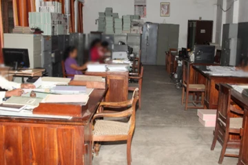 2000 அரசு ஊழியர்களுக்கு 5 ஆண்டுகள் விடுமுறை