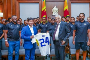 இலங்கை தேசிய கால்பந்தாட்ட அணிக்கும் ஜனாதிபதிக்கும் இடையில் விசேட சந்திப்பு