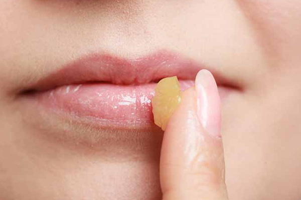 செக்கச் சிவந்த அழகான உதடுகள் வேண்டுமா? இதோ இலகுவான வழிமுறைகள்! | Want Czech Red Beautiful Lips செக்கச் சிவந்த அழகான உதடுகள் வேண்டுமா? இதோ இலகுவான வழிமுறைகள்! | Want Czech Red Beautiful Lips