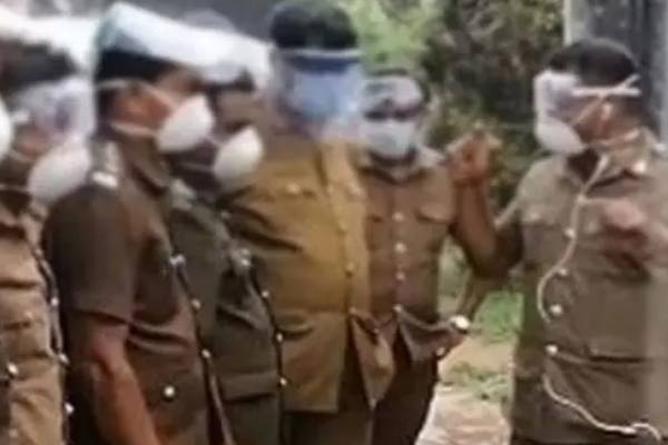 பொது சுகாதார ஆய்வாளருக்கு அச்சுறுத்தல் விடுத்த அரசியல்வாதி | Politician Threatens Public Health Inspector