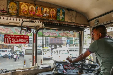 போக்குவரத்து விதிகளை மீறும் பஸ் சாரதிகள் தொடர்பில் தெரிவிக்க 1955