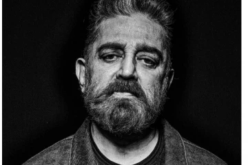 அச்சு அசல் நடிகர் கமல் ஹாசன் போலவே இருக்கும் நபர்.. புகைப்படத்தை பார்த்தால் ஷாக் ஆகிடுவீங்க