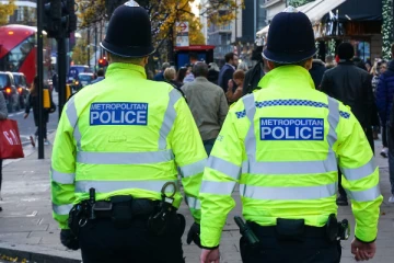 பிரித்தானியாவில் பரபரப்பை ஏற்படுத்தியுள்ள துப்பாக்கி சூடு