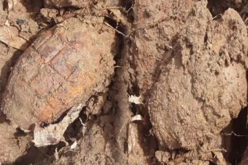 மட்டக்களப்பில் கைக்குண்டு மீட்பு(Photo)