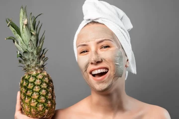 அன்னாசி பழத்தை முகத்தில் பூசினால் என்ன நடக்கும் தெரியுமா? உடனடியாக தெரிஞ்சிக்கோங்க..